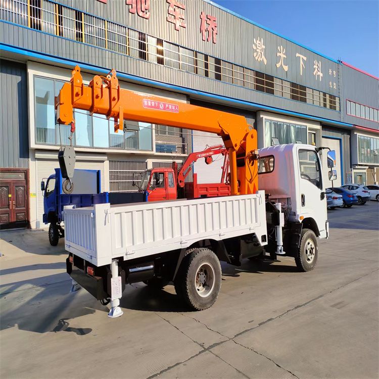 德惠市三轮随车吊定制 农用改装机自备吊中瑞长期出售