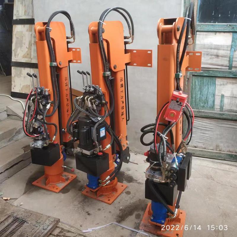 德惠市重汽蓝牌随车吊 3.2吨 国六动力强 液压驱动 农用自卸起重机